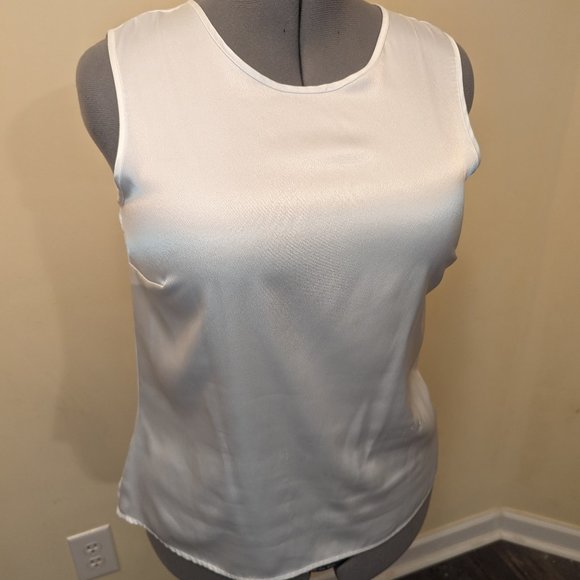 Kasper Tops - Kasper white shell blouse - size Medium - wardrobe essential